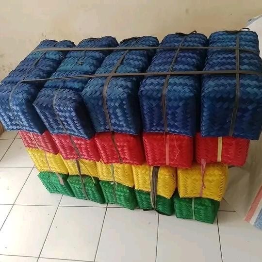 Besekraf Besek warna ukuran 22x22 cm Besek hampers 22x22 cm