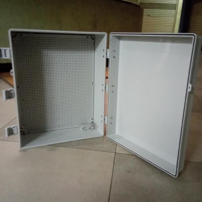 "BOX PANEL PLASTIK ABS 400X600X220 ABU-ABU + BASE PLATE DURABOX"