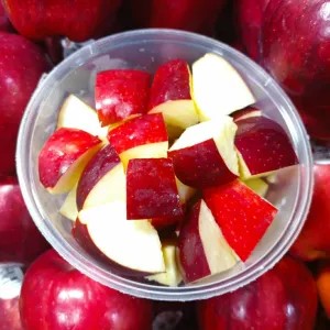

Apel merah potong (cup450ml) 450ml