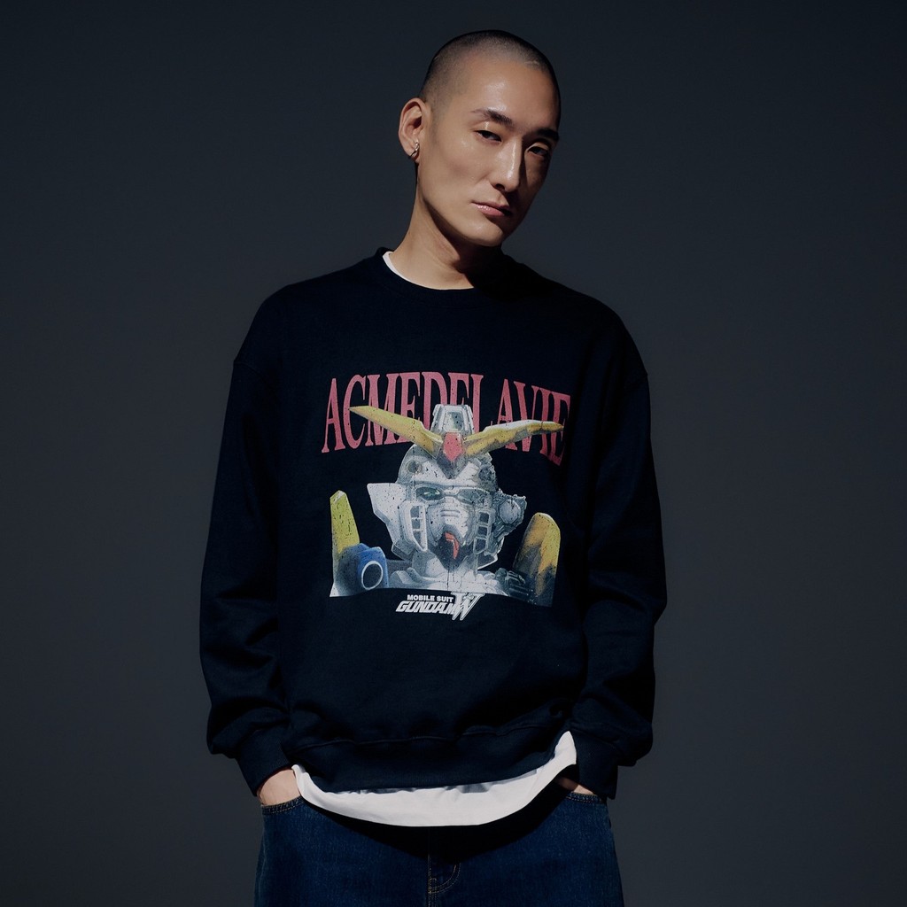 ADLV Mobile Suit Gundam Wing Portrait Sweatshirt Black - Sweater Oversized Fit Unisex Acme De La Vie
