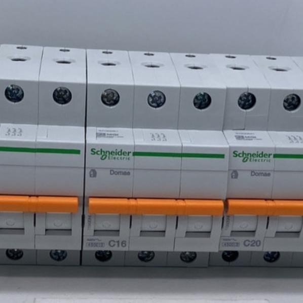 MCB SCHNEIDER 6A / 10A / 16A / 20A 3 PHASE 3POLE 3 POLE DOMAE