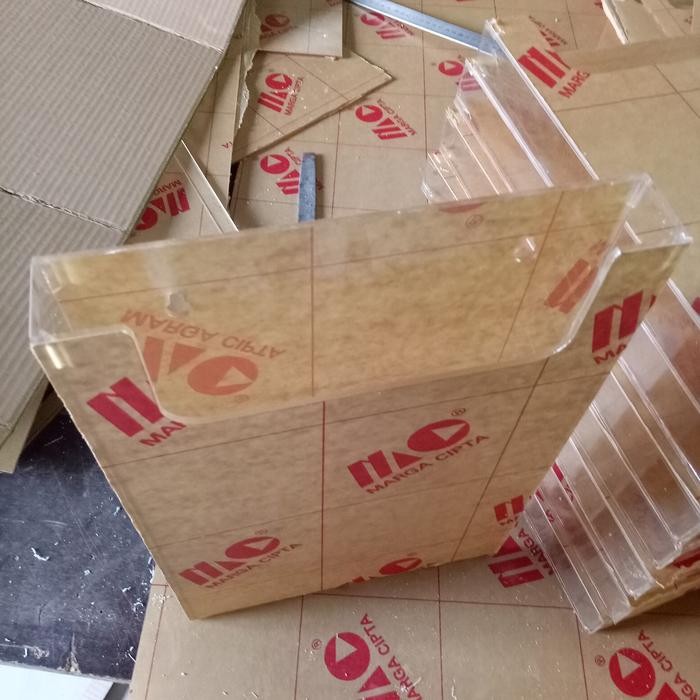 

Tempat Brosur Gantung A4/F4 Portrait