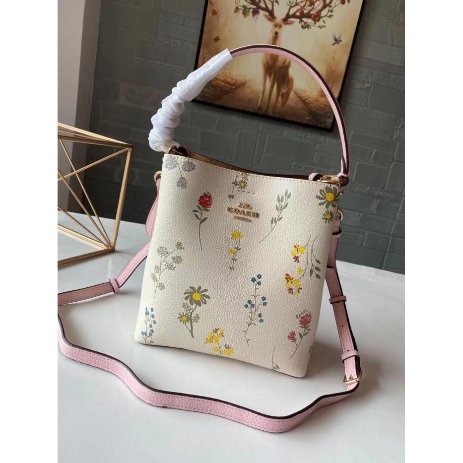 Small Town Bucket Bag With Spaced Wildflower Print C3598
