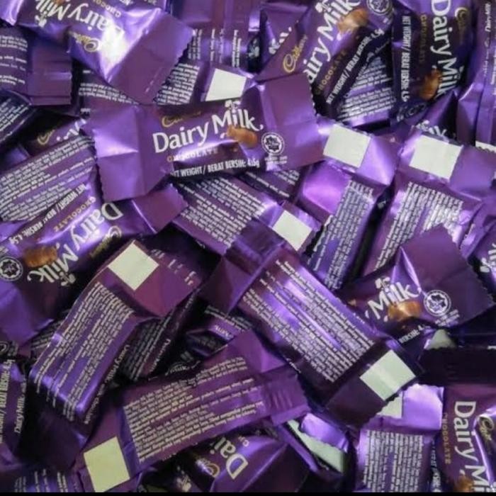 

Cadbury Dairy Milk 1 toples(85-90pocs) Cadbury Mini Ecer Import Halal-cokelat Cadbury chocolate