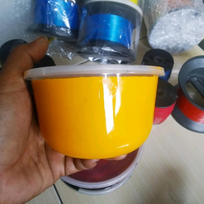 (Good) Cat Layangan / Cat Gambar Layang Layang / Cat Layangan Aduan Besar - Stationery melatih