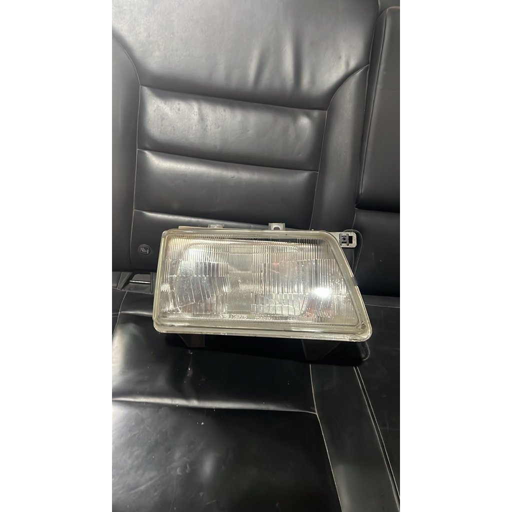 Headlamp lampu depan daihatsu charade G11 original