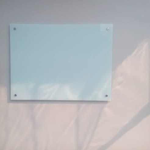 

Glassboard Gantung 90 120 Cm