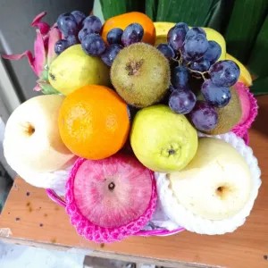 

parsel bulat :*2 fuji yali kino kiwi ziangli. anggr merah 1/4. naga1 pisang 3 1per pack