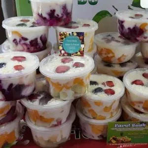

salad buah sedang (cup 400ml) 400ml
