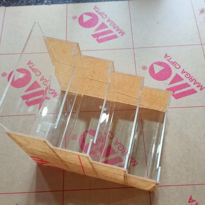 

Bisa E-Katalog! Display Kartu Nama 4 Tingkat