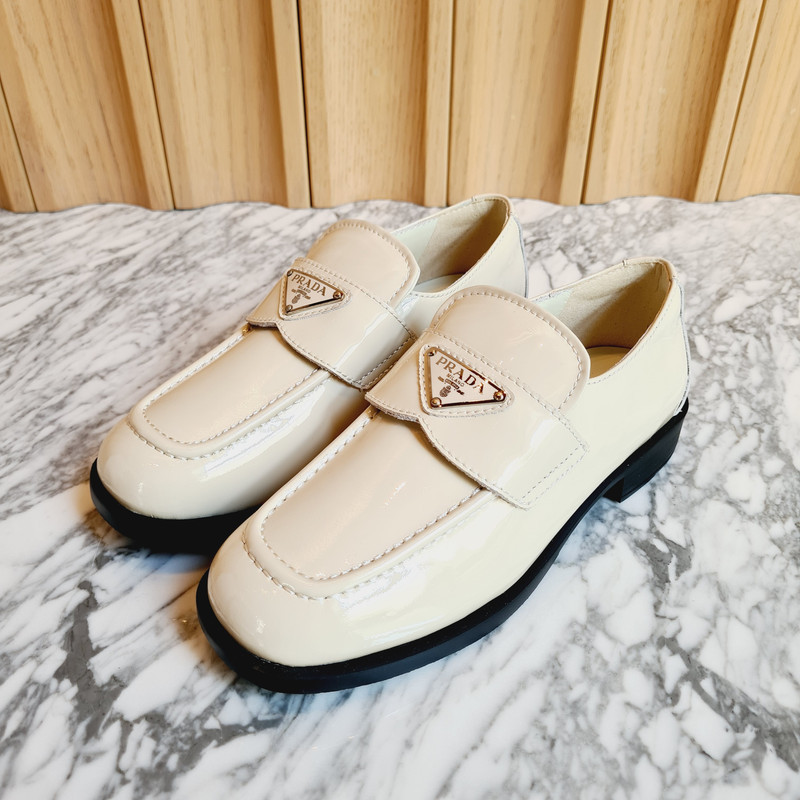 P**** Pantoufel Loafer White patent Leather Wanita VVIP Quality Import Branded