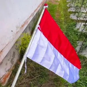 tiang bendera rumah