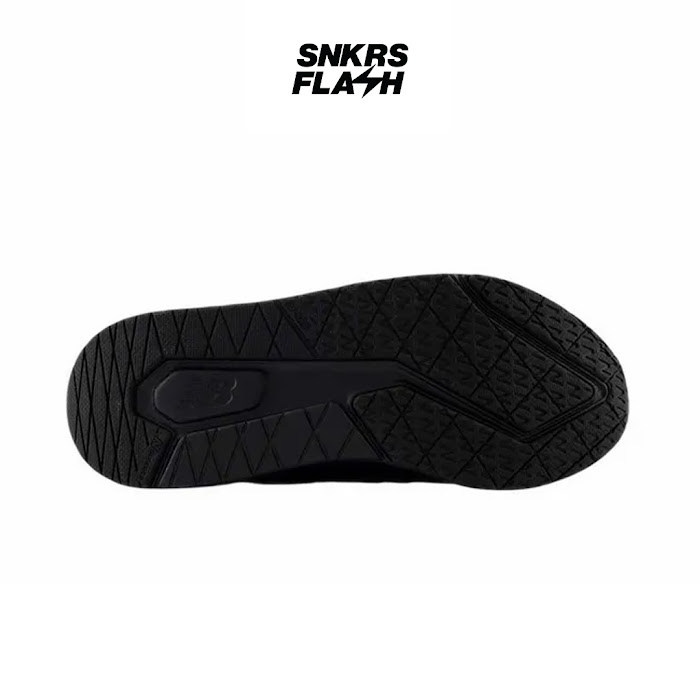 NEW BALANCE Dynasoft 900 V2 Triple Black Sepatu Sneakers Unisex - UA900AB2 - Size 38