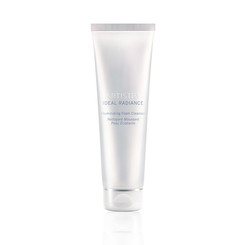 Artistry Ideal Radiance Illuminating Foam Cleanser
