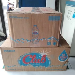 Air Mineral Club botol 220 ml