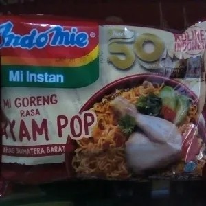 indomie mie goreng ayam pop 85gr