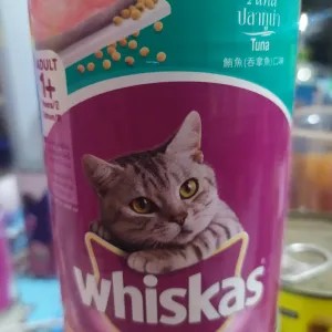 whiskas kaleng