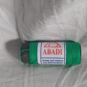 benang jahit hijau