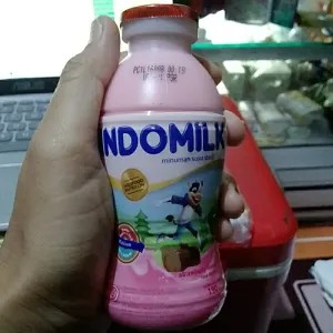 indomilk strawbery botol 190 ml 190ml