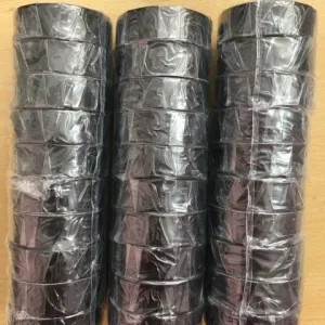 Isolasi Hitam Kecil