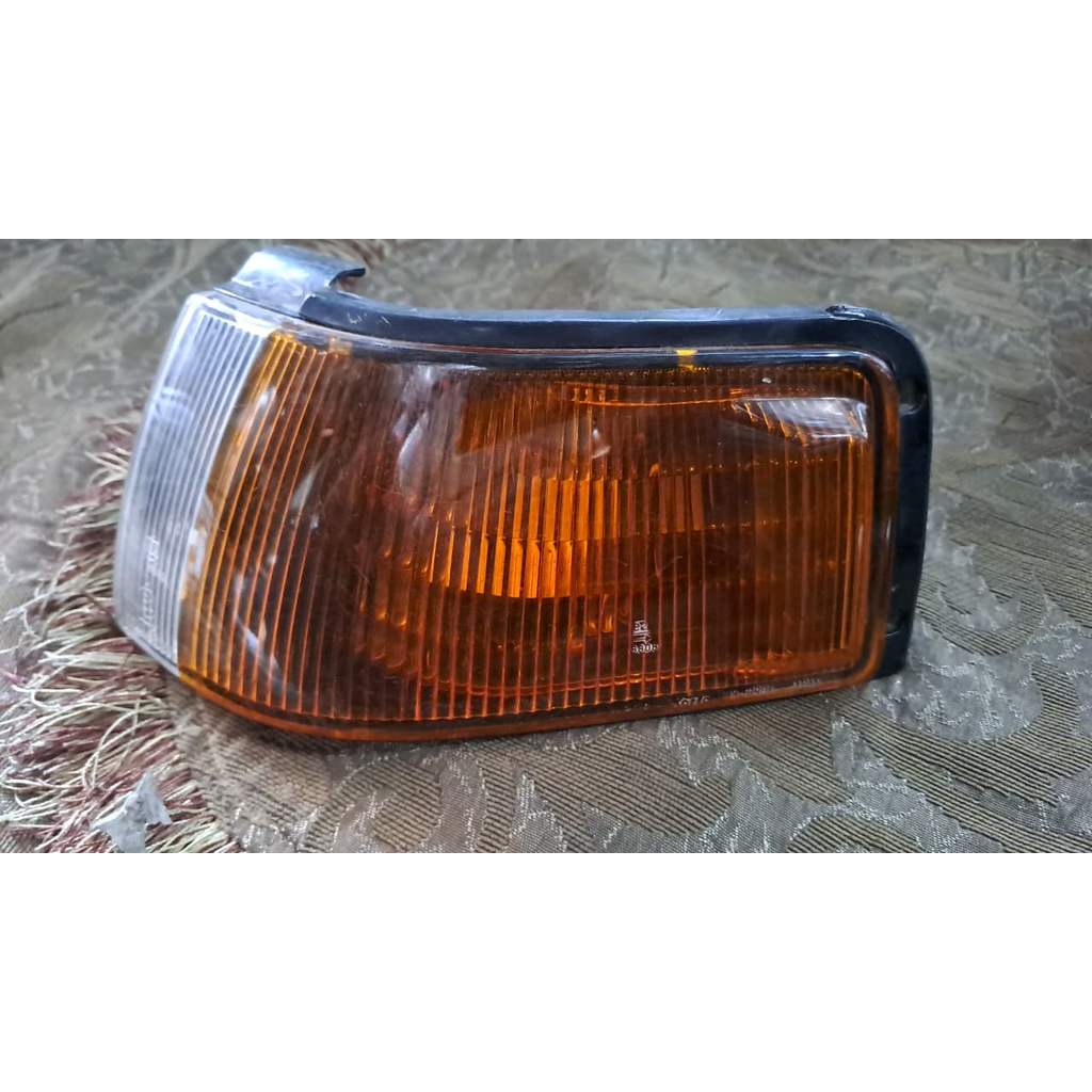 Corner lamp lampu sein depan mazda 323 interplay 1989-1994 original
