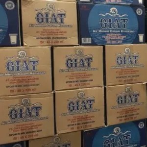 AIR MINERAL YASMIN GELAS (1 DUS 48x220ml) / Aqua Gelas