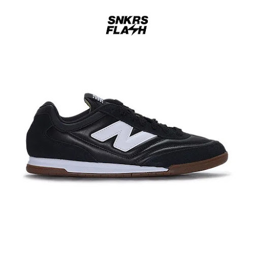 NEW BALANCE Urc42 Black White Gum Sepatu Sneakers Unisex  - URC42LB - Size 40.5