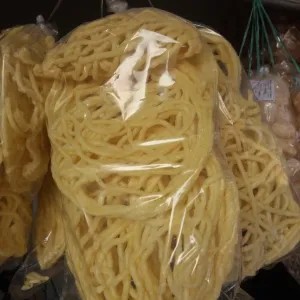 Kerupuk mie kuning matang
