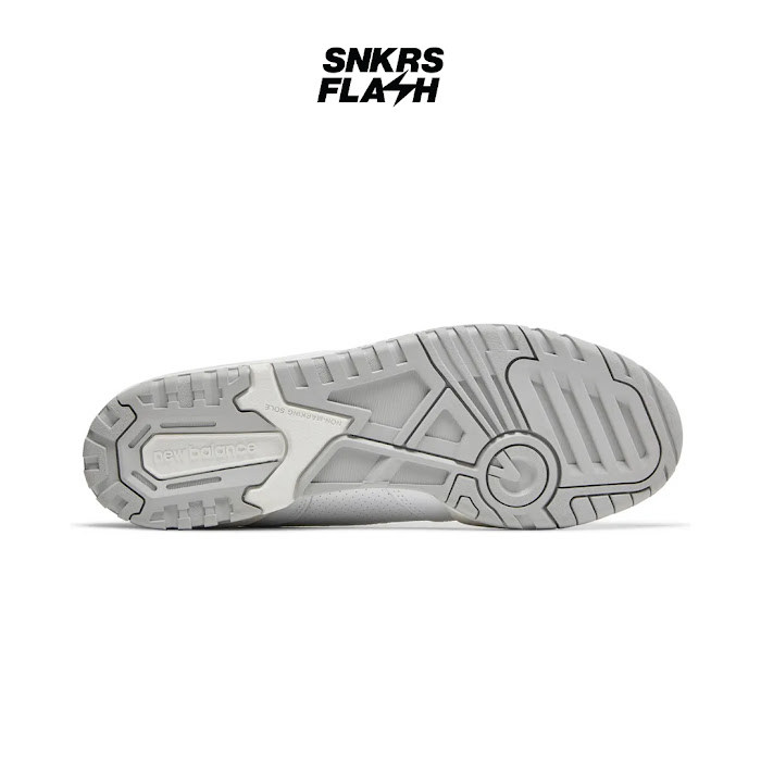 NEW BALANCE 550 Triple White Sepatu Sneakers Unisex - BB550PB1 - Size 44.5