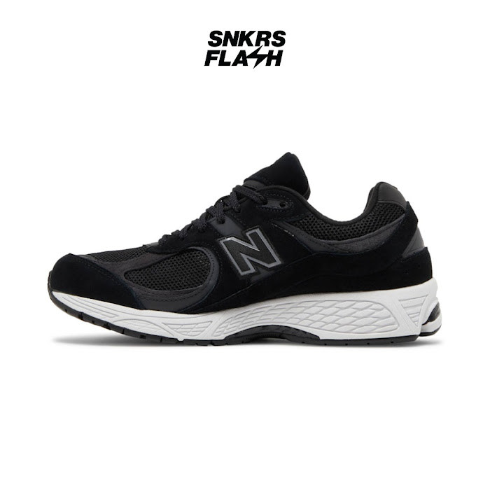 NEW BALANCE 2002 Black Gun Metal Sepatu Sneakers Pria - M2002RBK - Size 43