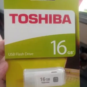 flashdisk toshiba 16 gb 200g