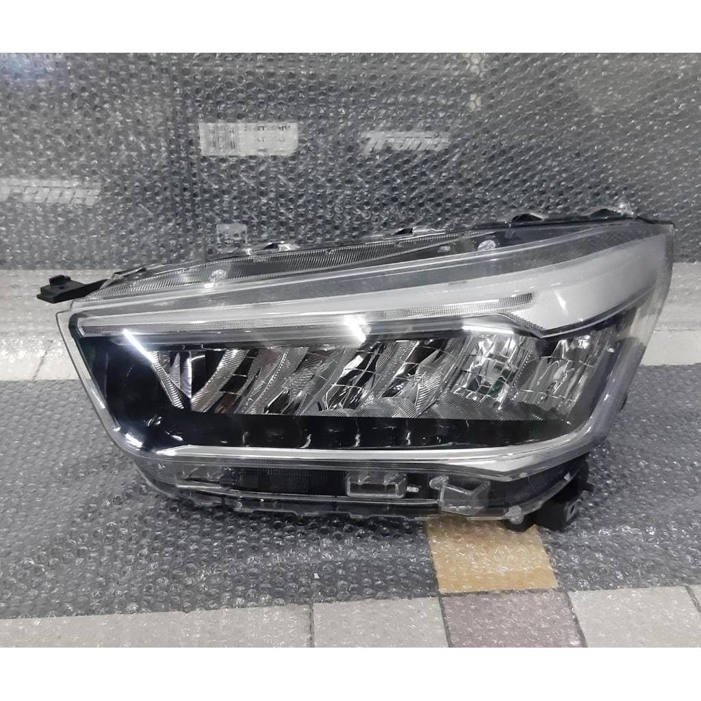 Headlamp lampu depan toyota raize original