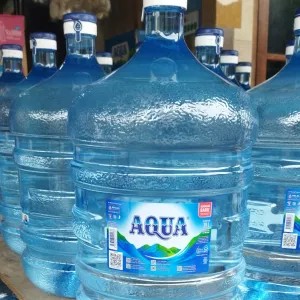 AQUA Galon 19 Liter - Galon + Isi