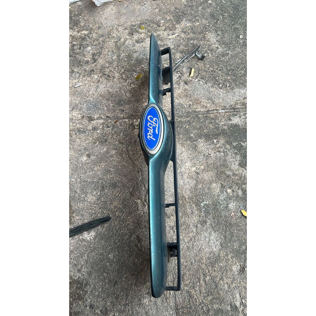 Grill ford fiesta original