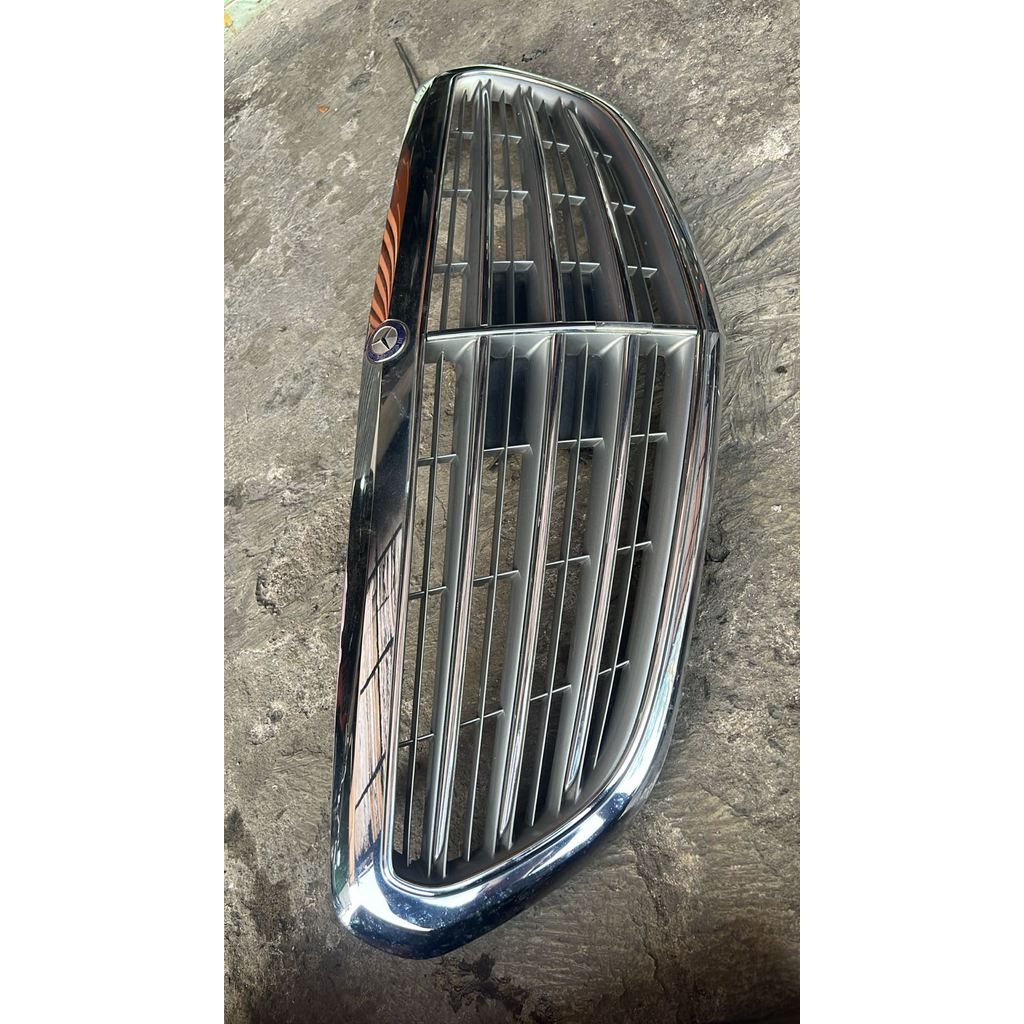 gril depan mercedes W204 mercy C Class original