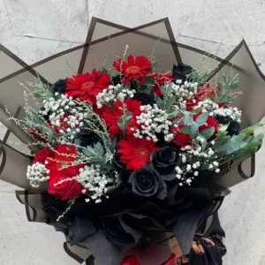 55.bucket bunga segar mawar hitam dan crisant