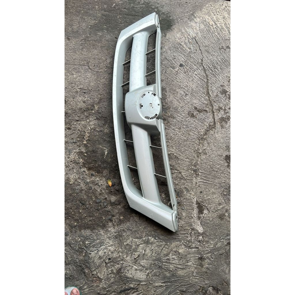 Grill toyota innova 2004-2005-2006-2008 original