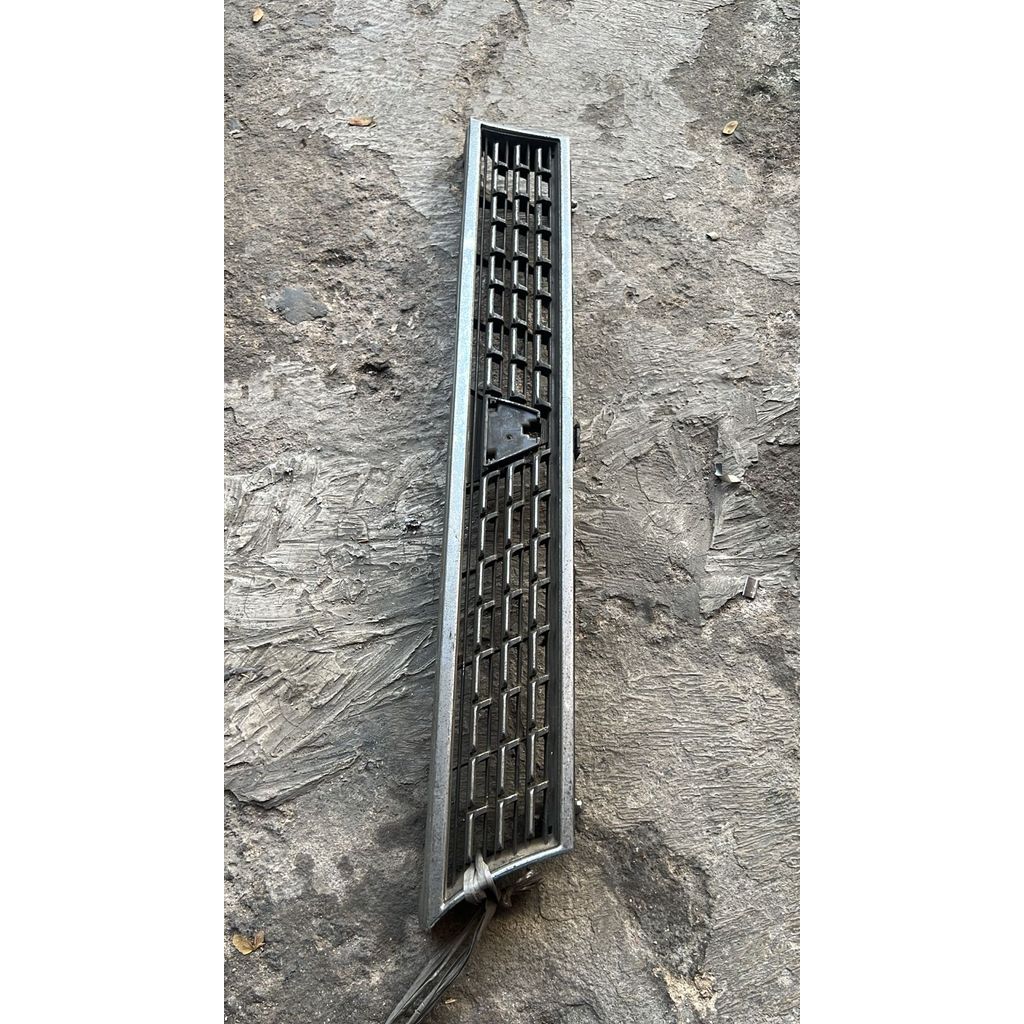 Grill toyota corolla great 1992-1993-1994-1995 original COROLLA EE100/EE101-AE100/AE101/AE102