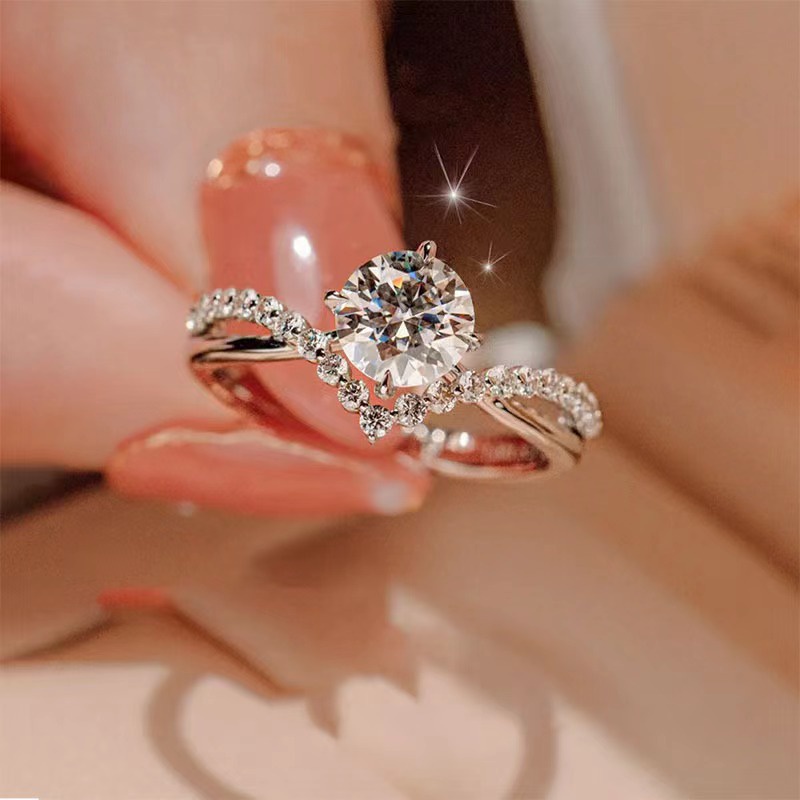 Versi Korea Dari Cincin Pasangan Moissanite Imitasi Baru Cincin Berlian Super Besar Pria Dan Wanita Model Mahkota Pembukaan Pasangan Cincin Perhiasan Hati Manis