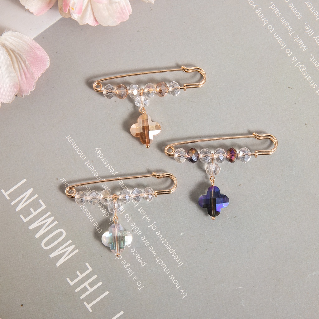 Pin Rumbai clover Empat Daun Kristal fashion Korea/Pin Jilbab Muslim/Pin Kancing Pengencang Baju Dan Celana/stock ready (kz-12)