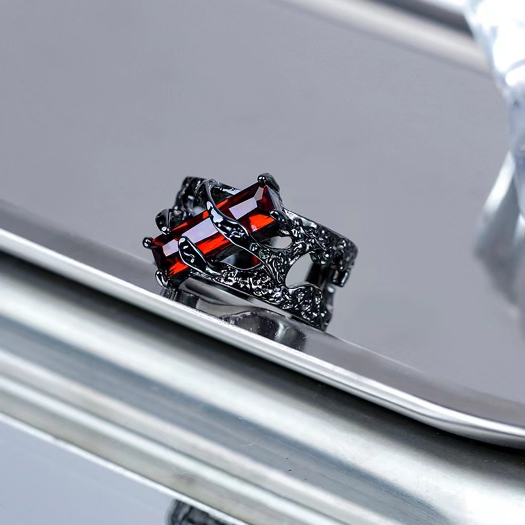 Vintage Ruby Ring Dark Punk Niche Pembukaan Unik Perhiasan Cincin Logam Yang Dapat Disesuaikan
