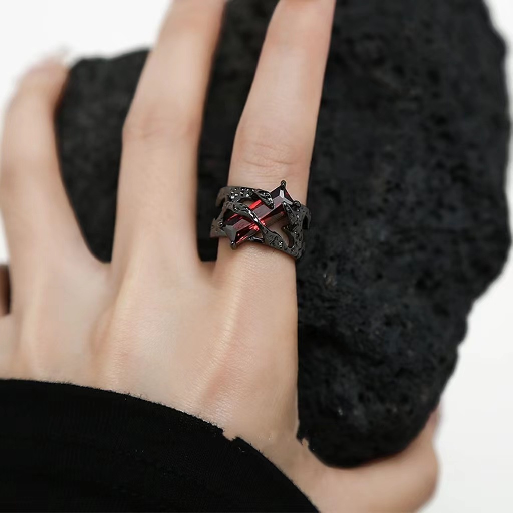 Vintage Ruby Ring Dark Punk Niche Pembukaan Unik Perhiasan Cincin Logam Yang Dapat Disesuaikan