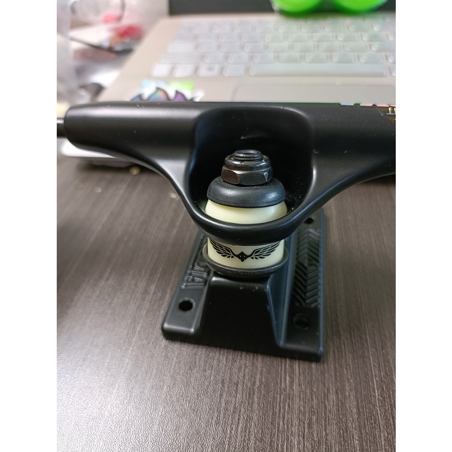 Skateboard TRUCK 5.25 INCH DOUBLE HOLLOW LIGHT TRUCK PRO Berkualitas Warna Hitam - ENIGMA (FREE HARDWARE)