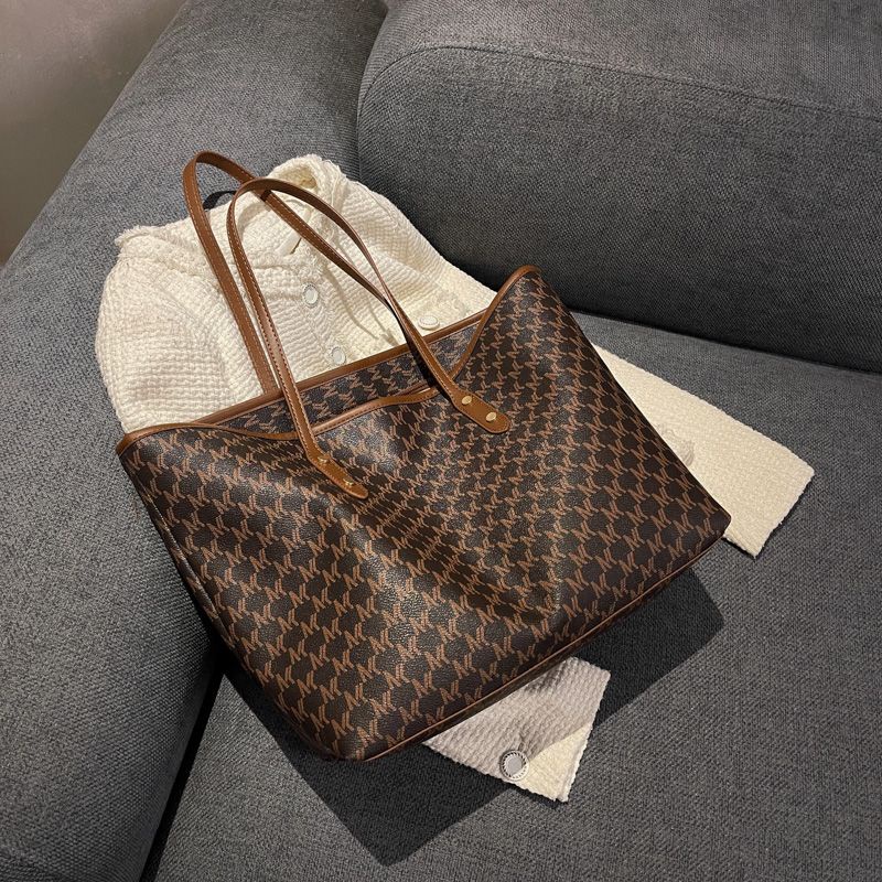 Sera tas besar high-end 2023 baru trendi ringan mewah tas wanita tas bahu berkapasitas besar bepergian tas jinjing serbaguna dibawa tangan