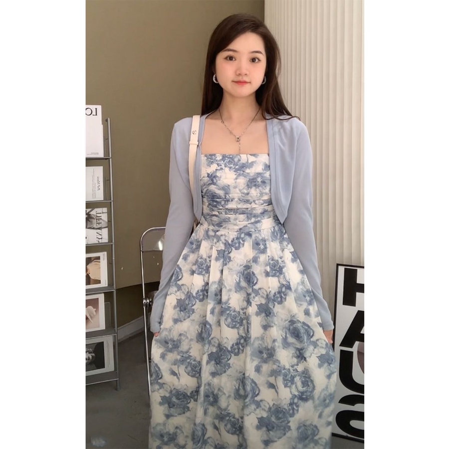 Red Istirahat Teh High-End Rasa Desain Warna Solid Cardigan Temperamen Bunga Suspender Rok Dua Potong Set 2023 Musim Semi Baru wanita