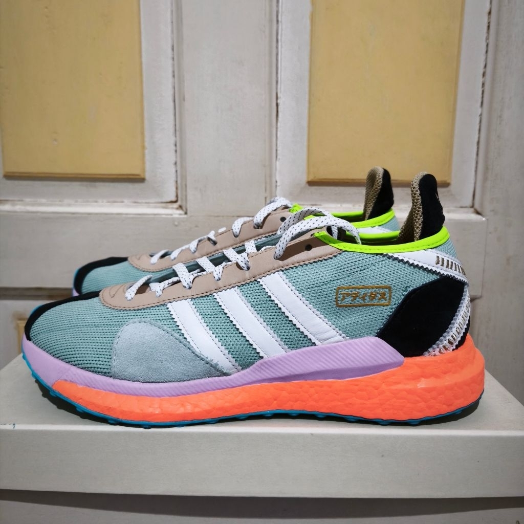 Sepatu Adidas Pharrell x Tokio Solar Hu Friendship Pack