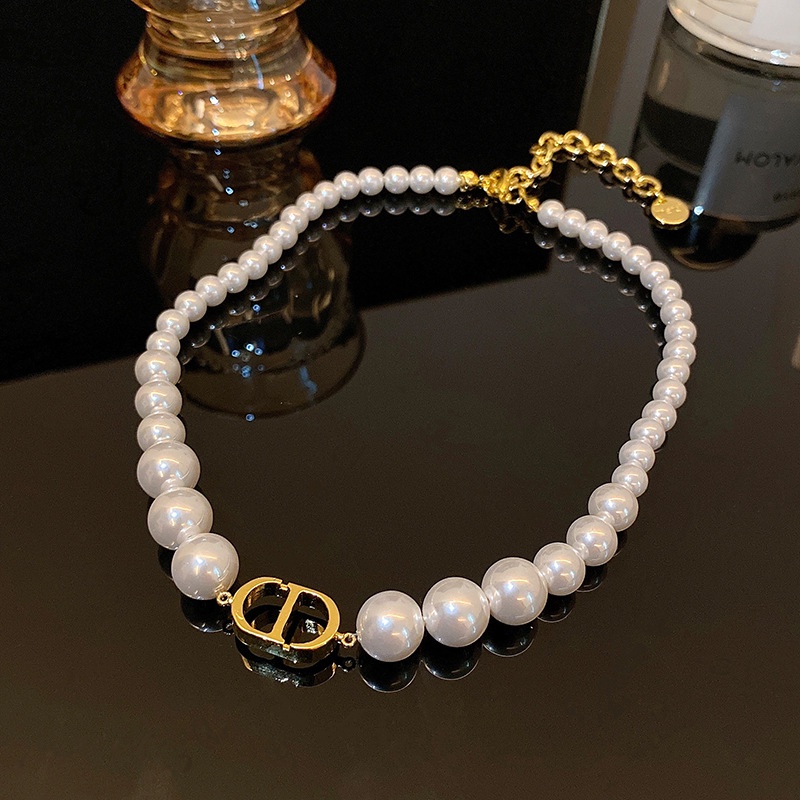 Temperamen Retro Kalung Mutiara Pendek Korea Fashion Kalung Huruf Emas Untuk Wanita Fashion Aksesoris Hadiah