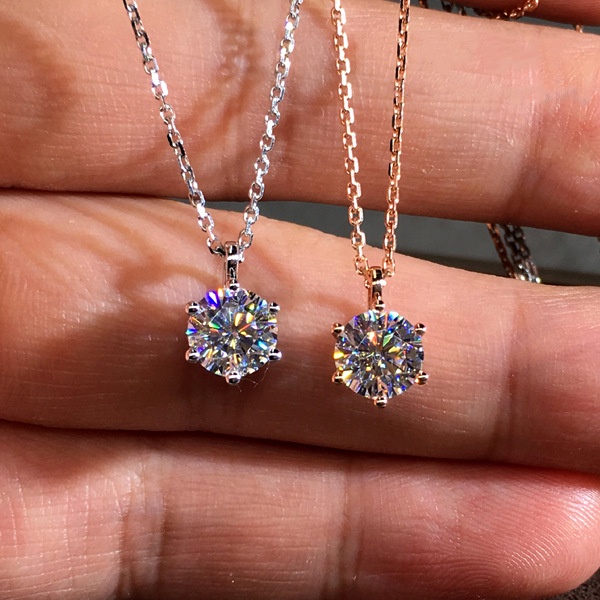 Goldkingdom Fashion Perhiasan Aksesoris Ready Stock Berlapis Emas 18k Putih Moissanite Klasik Enam Cakar 3karat Segar Sederhana Tulang Selangka Rantai Liontin Kalung