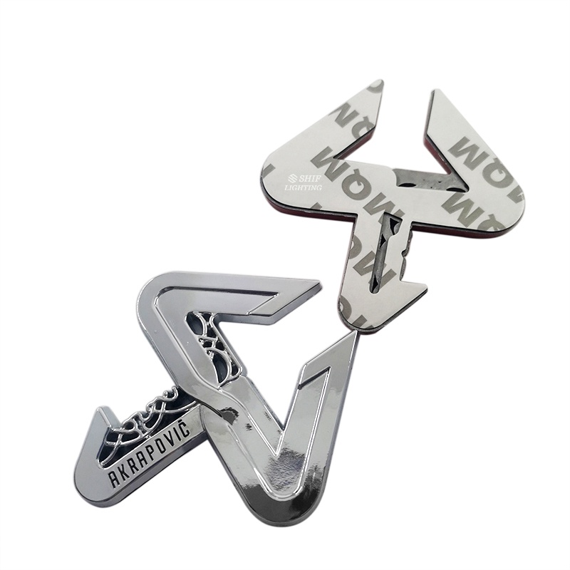 1x Metal AKRAPOVIC Logo Mobil Motor Emblem Badge Decal Stiker Pengganti AKRAPOVIC