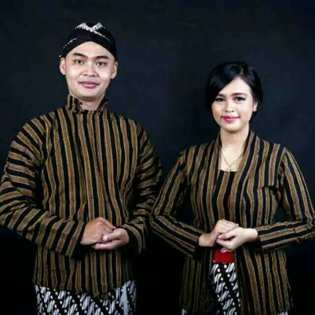 Lurik Baju Surjan Lurik Kebaya Blangkon  Baju Adat Jawa Khas Jogja Solo Baju  Coupel Lurik couple at